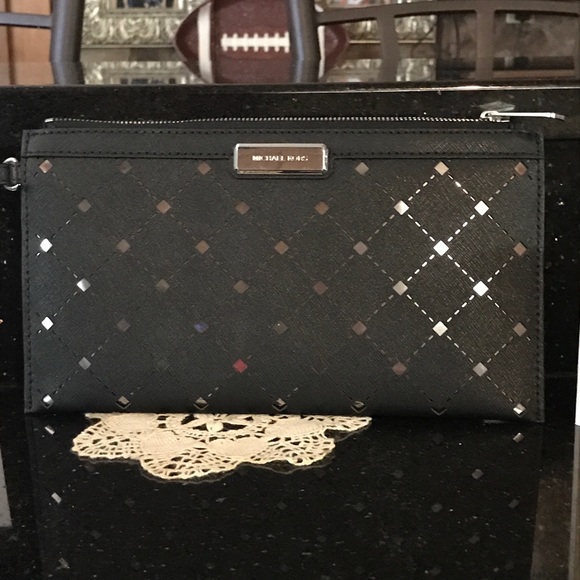 Michael Kors Handbags - Michael kors large zip clutch